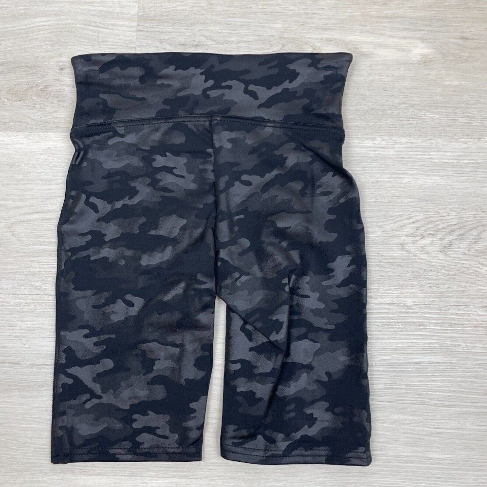 Spanx Faux Leather Bike‎ Shorts Size Small Black Gray Camo Compression 50173R - Picture 3 of 4